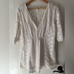 Elegant White Lace V-Neck Top